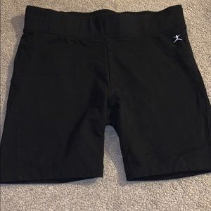 Danskin Perfect Condition Shorts Size Medium